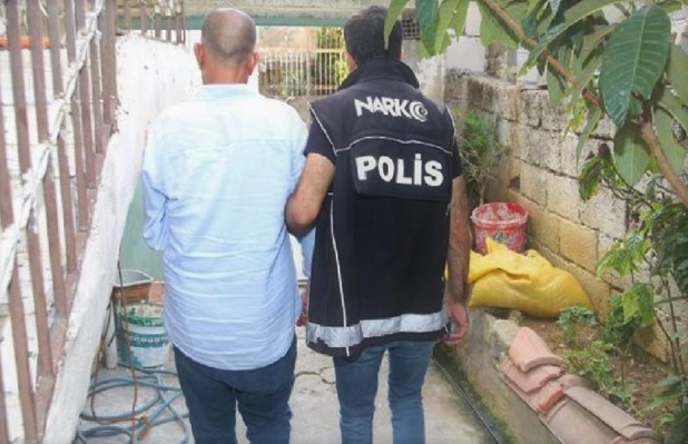 Hatay'da uyuşturucu satıcılarına operasyon