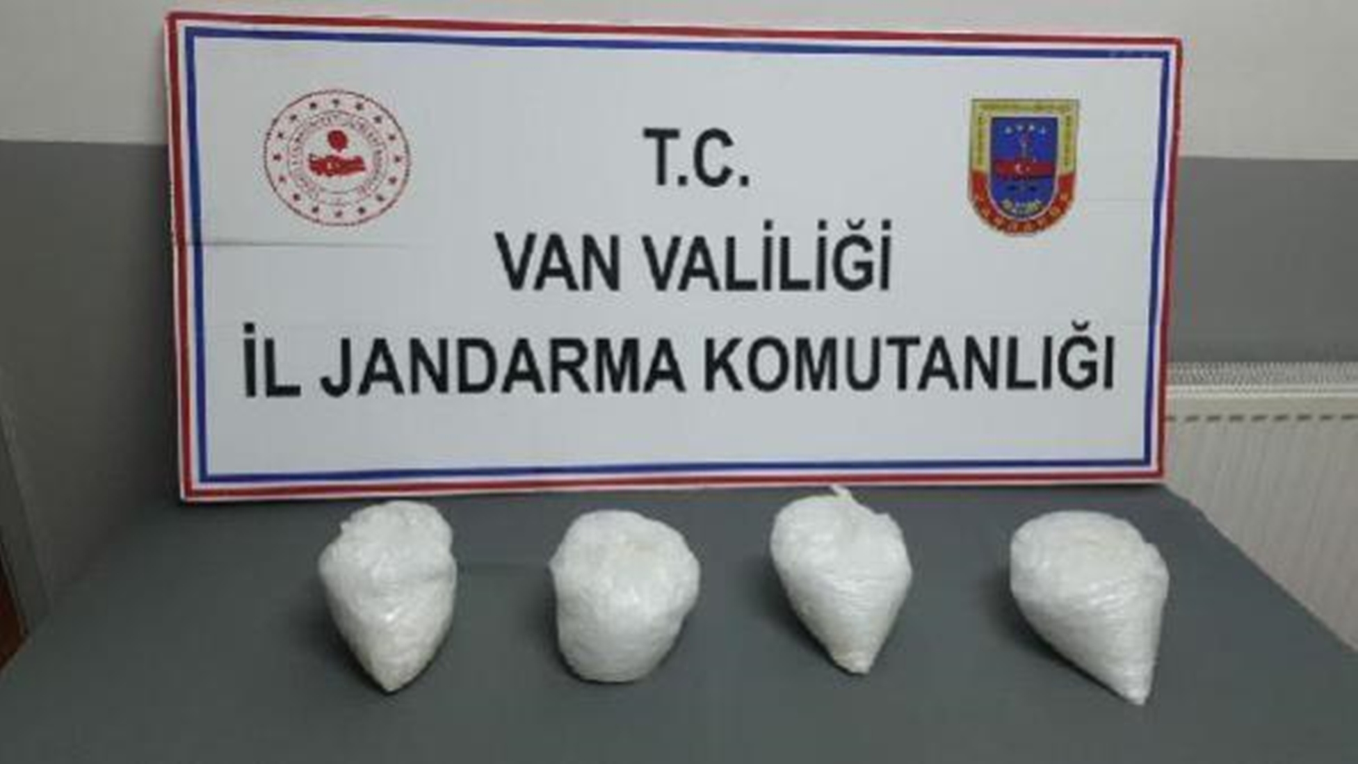 Van'da çantadan 10,5 kilo uyuşturucu çıktı