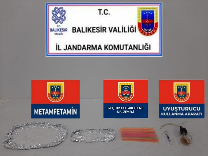 Balıkesir'de jandarmadan uyuşturucu operasyonu 4 gözaltı 
