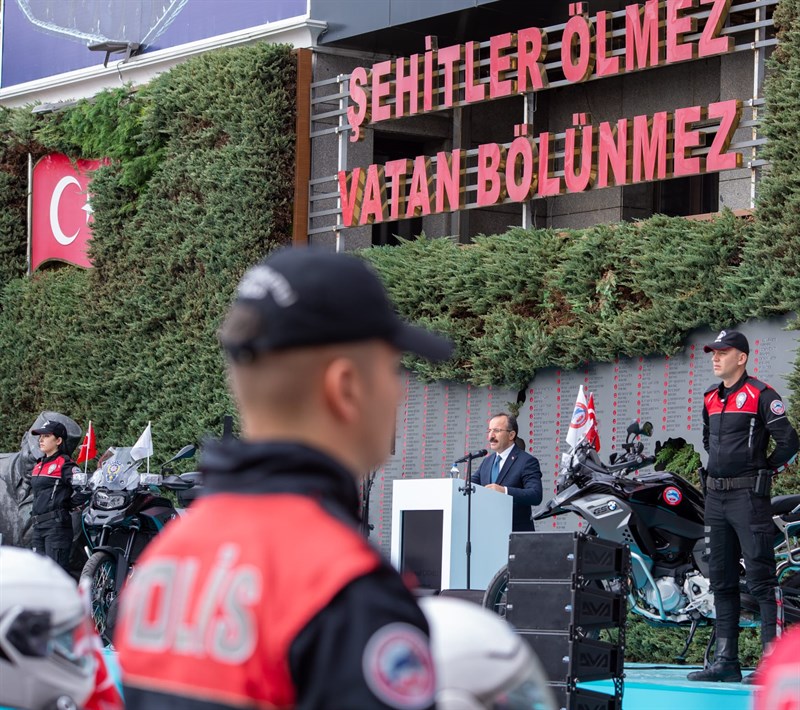 İstanbul'da yunus polislere 180 yeni motosiklet teslim edildi 