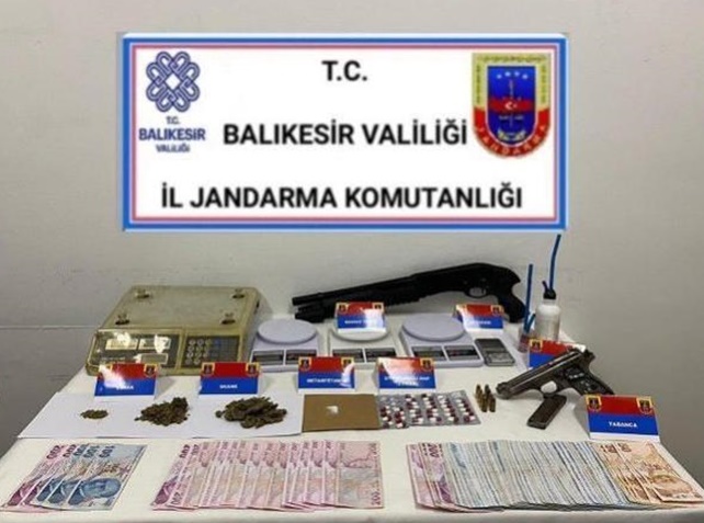 Balıkesir'de uyuşturucu operasyonu 