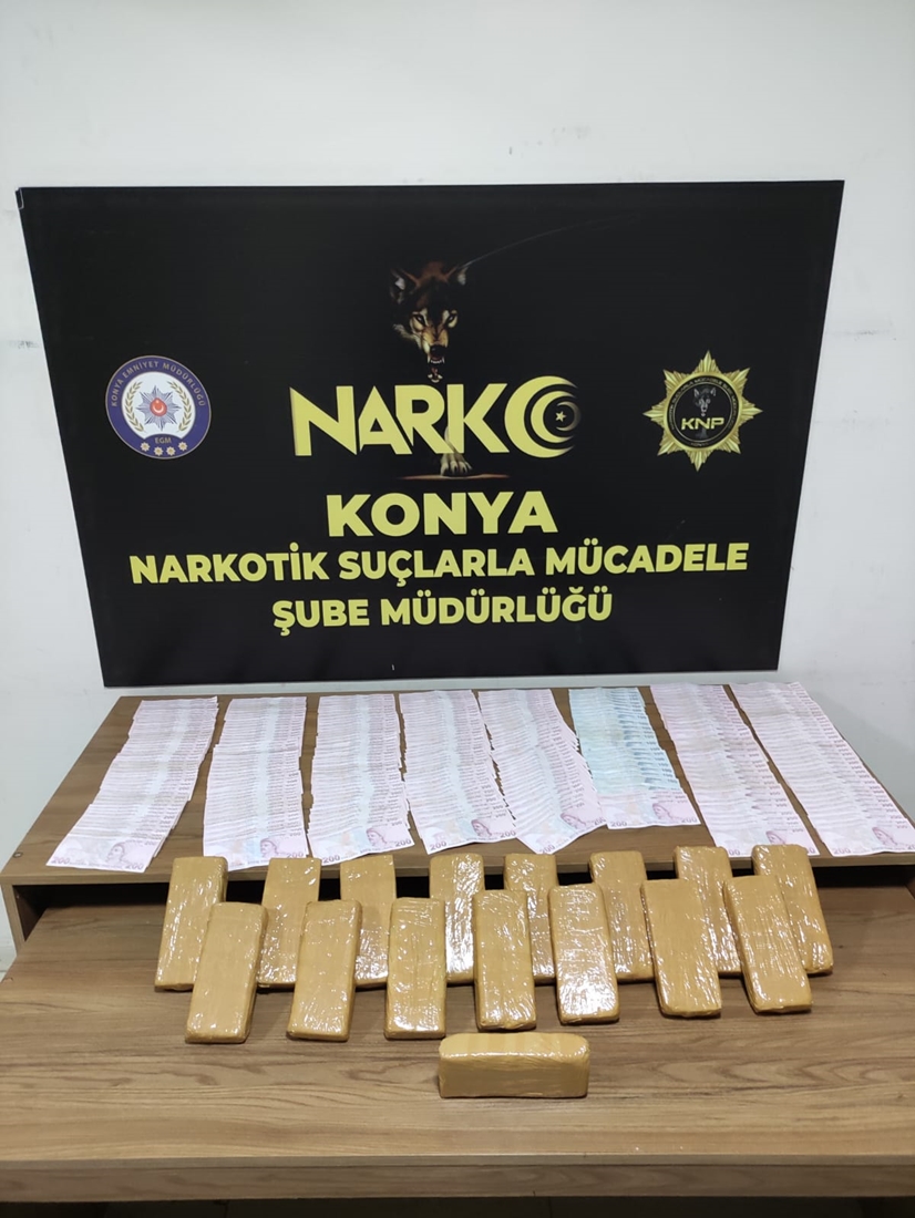 Konya'da uyuşturucu alışverişine polisten darbe!