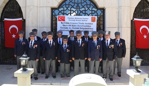 Konya’da Muharip Gaziler FETÖ’yü lanetledi