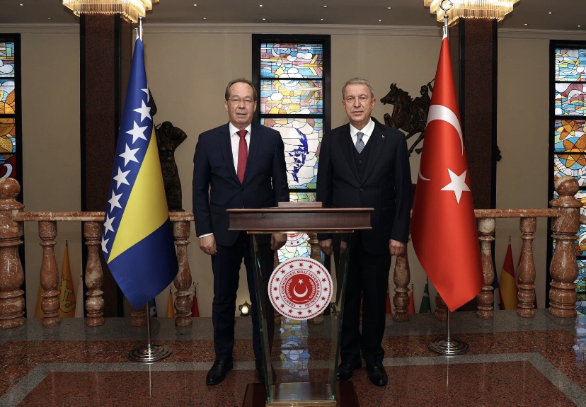 Milli Savunma Bakanı Akar, Srebrenitsa Şehitlerini Rahmetle Anıyoruz