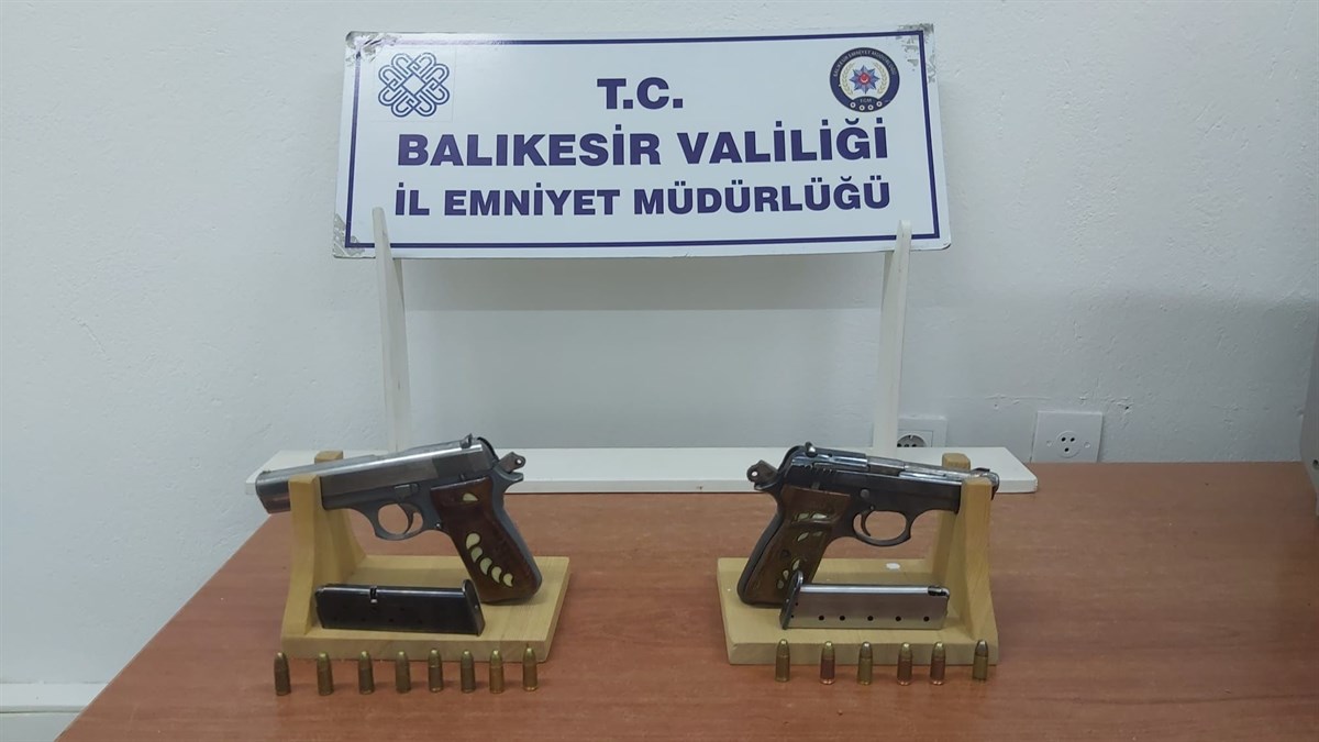 Balıkesir'de aranan 12 şahıs tutuklandı