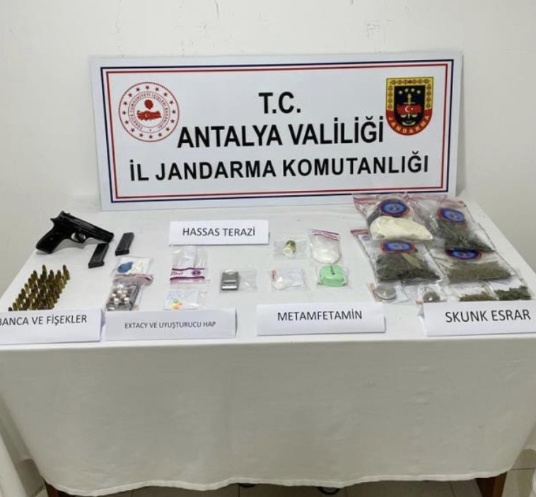 Antalya”da uyuşturucu tacirine operasyon