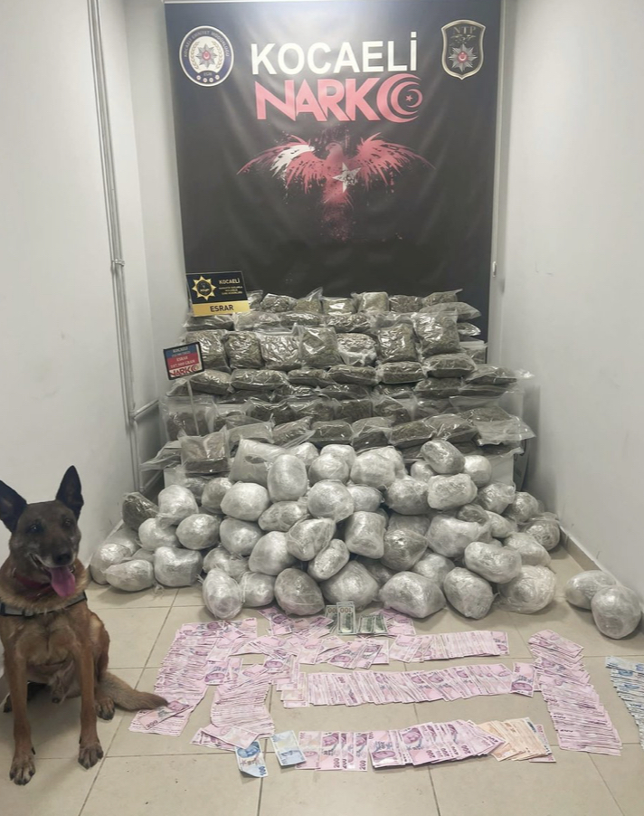 Bakan Soylu,Kocaeli’de 107 kilo skunk ele geçirdiğini duyurdu