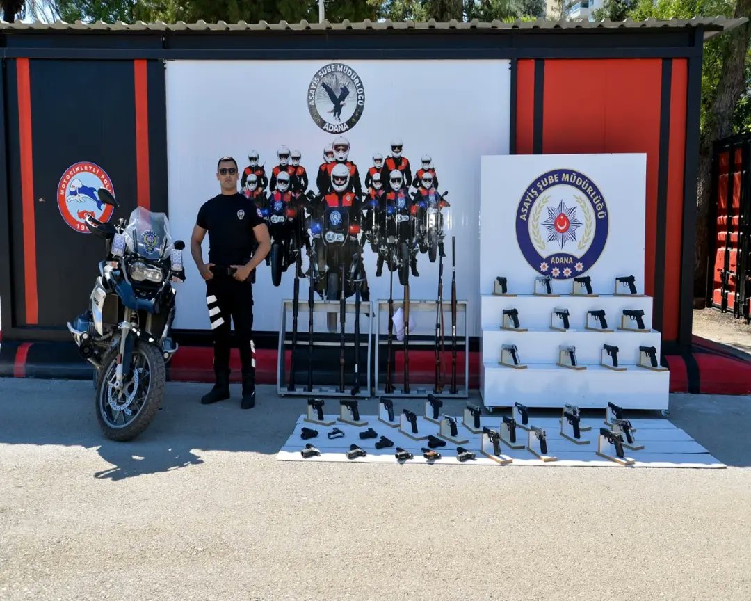 Adana'da farklı suçlardan aranan 220 kişi yakalandı