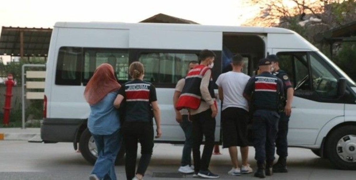 İzmir'den Yunanistan'a Kaçmak İsteyen 3 Fetö Üyesi Yakalandı