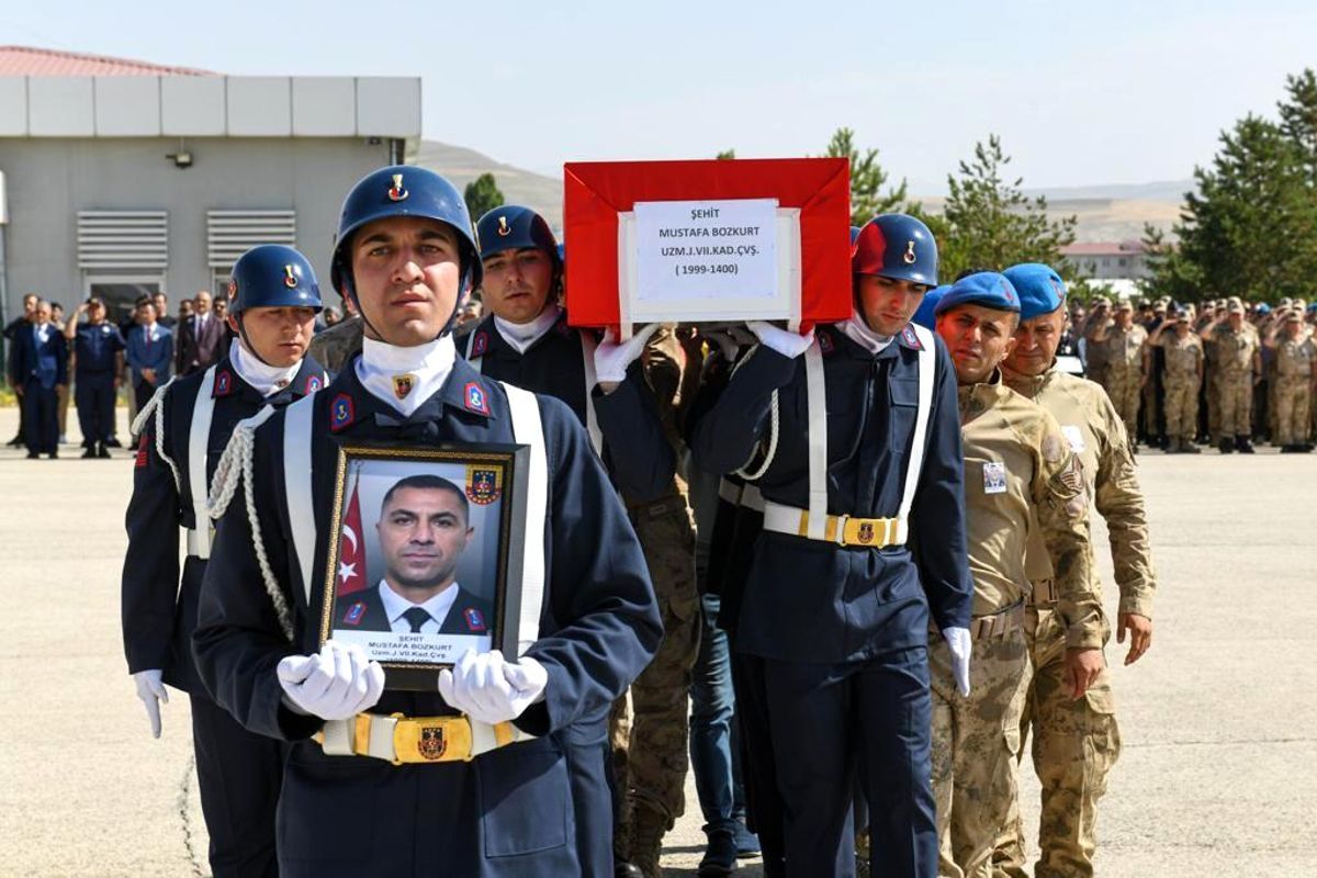 Şehit Uzman Çavuş Mustafa Bozkurt memleketine uğurlandı